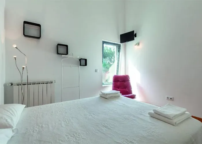 On Monte Sao Felix Villa *