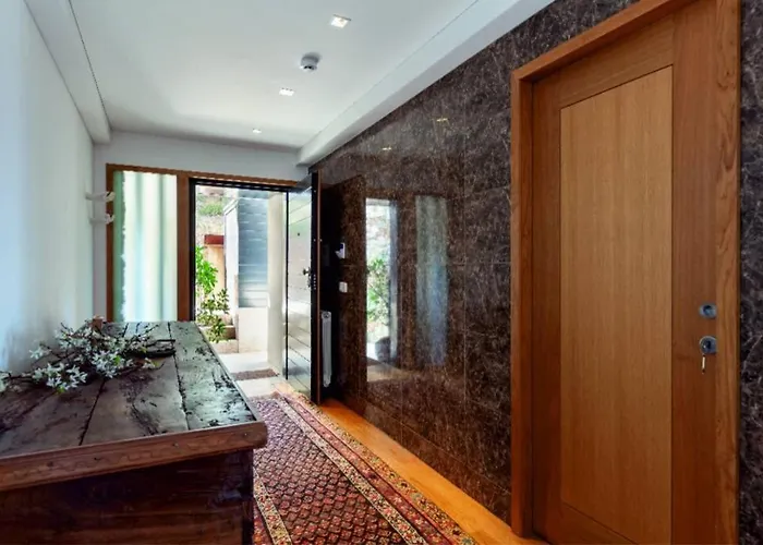 On Monte Sao Felix Laundos